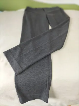 Pantalón de vestir gris para chico
