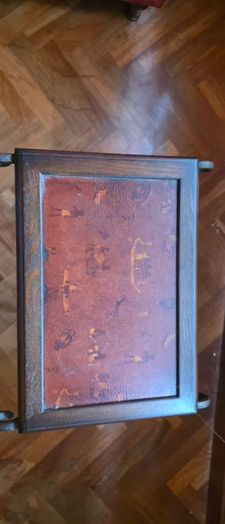 Revistero de metal y madera