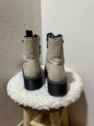 Botas Mustang plataforma beige