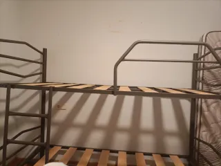 Litera metálica con somier de lamas