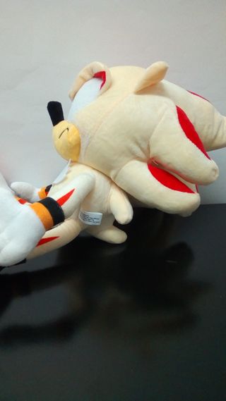 Peluche Sonic Shadow