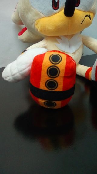 Peluche Sonic Shadow