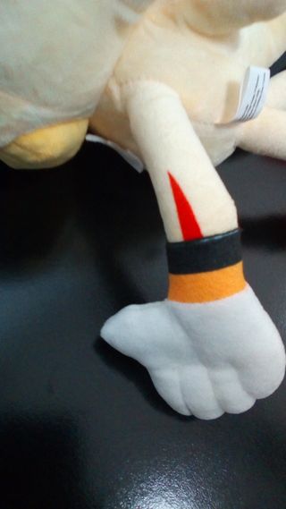 Peluche Sonic Shadow