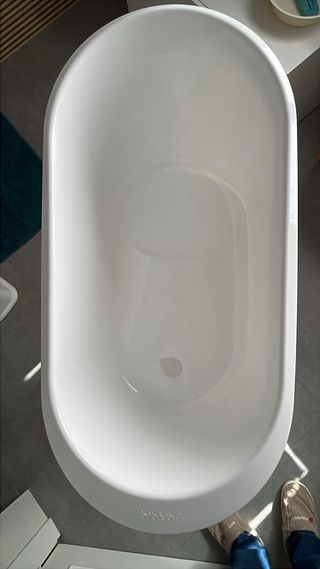 Bañera bebé con patas y estante