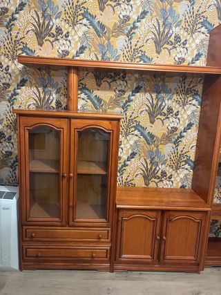Mueble de salón madera y cristal