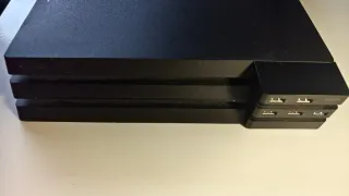 PS4 Pro + 2 Mandos + Juego