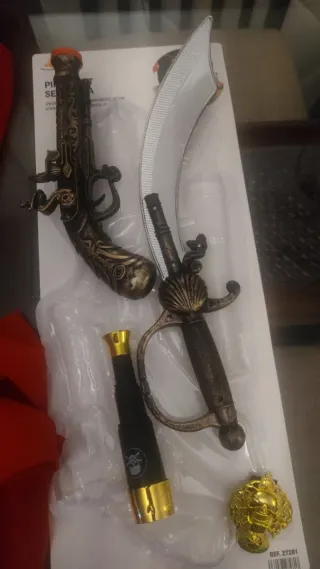 Set Pirata Adulto: Sombrero, Espada, etc..