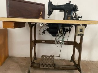 Máquina de coser Singer antigua