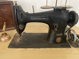 Máquina de coser Singer antigua
