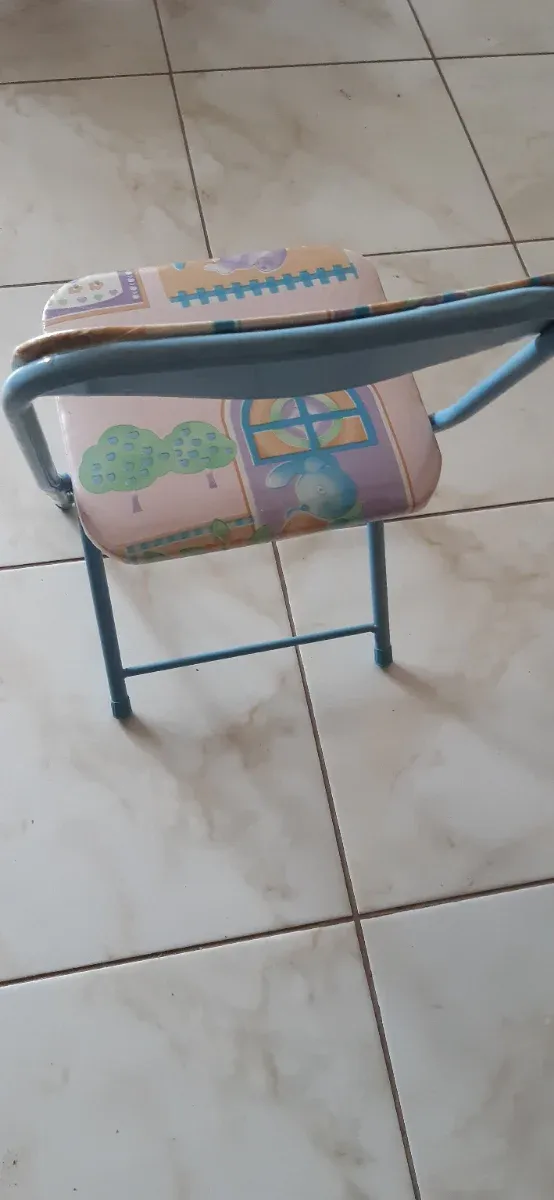 Sedia pieghevole per bambini con disegni