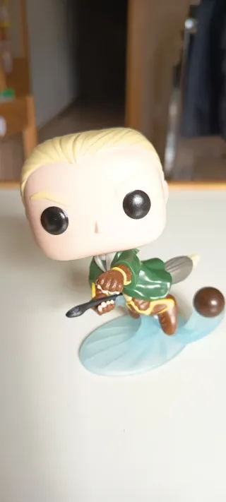 Huevo Kinder XL Pascua + Figura