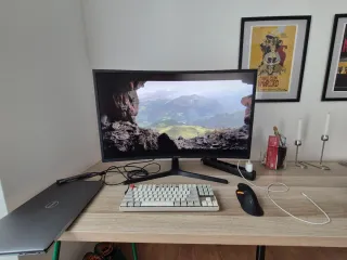 Samsung C32HG70 32 2K 144Hz Monitor Curvo