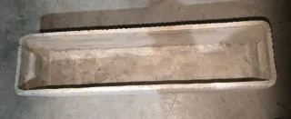 Jardinera de piedra/cemento larga