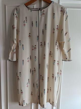 Vestido Alba Conde estampado figuras