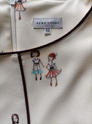 Vestido Alba Conde estampado figuras