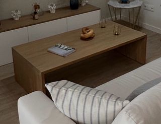 Mesa de centro de madera y cristal