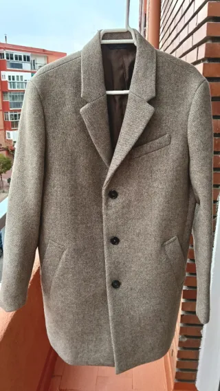 Abrigo paño lana MANGO MAN beige.