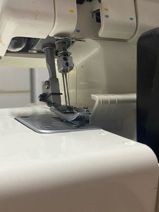 Máquina de coser Kenmore 3/4 hilos