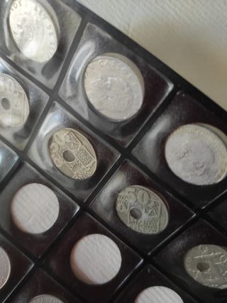 Monedas 50 céntimos y 10 pesetas