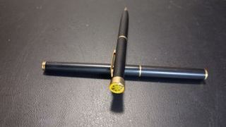 Pareja Bolígrafo y Pluma Estilográfica Negro/Dorad