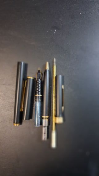 Pareja Bolígrafo y Pluma Estilográfica Negro/Dorad