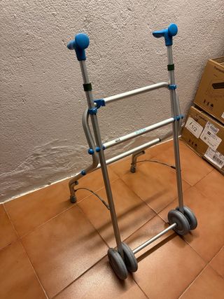 Andador Plegable con Ruedas