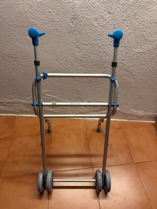 Andador Plegable con Ruedas