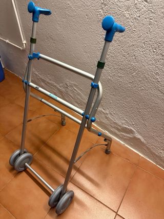 Andador Plegable con Ruedas