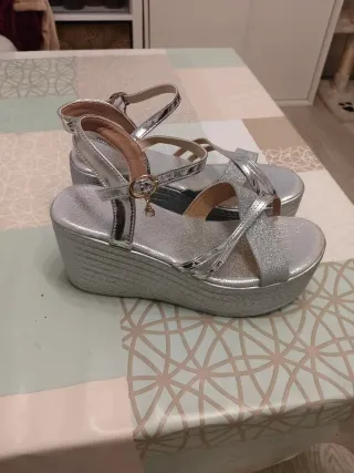 Sandalias Plateadas con plataforma