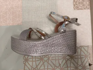 Sandalias Plateadas con plataforma