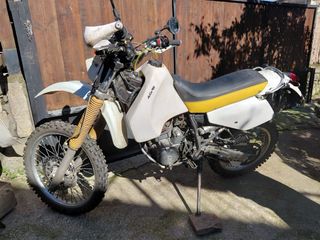 Suzuki DR 350 SEX Enduro Moto - Año 1998