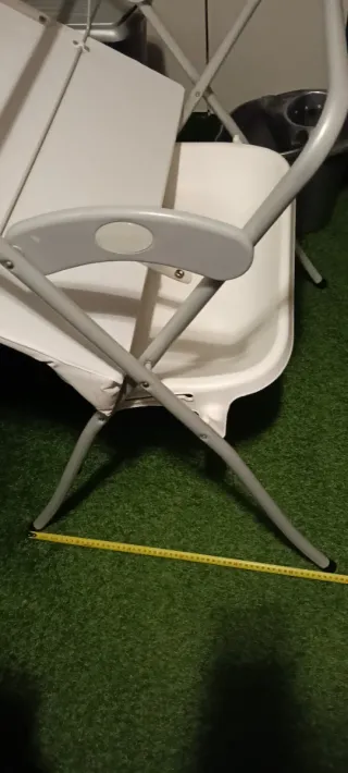 Cambiador de bebé con bañera