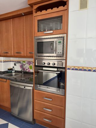 Muebles de cocina madera con electrodomesticos