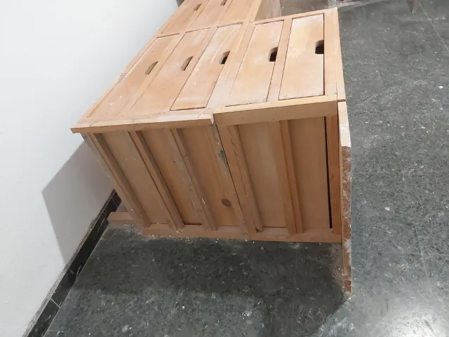 Cajonera de madera maciza