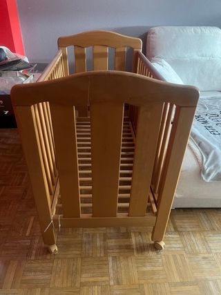 Cuna de madera