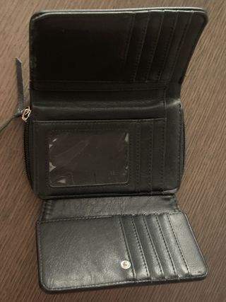 Monedero MSK negro tachuelas