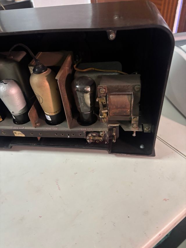 Radio antigua de valvulad Telefunken 340