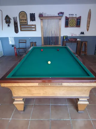 Mesa de billar francés mas juego de tacos