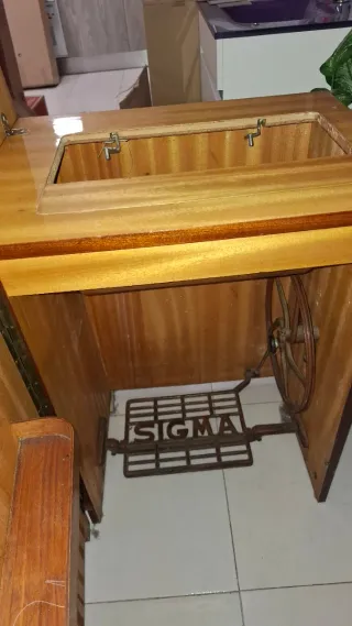 Máquina de coser Alfa y Mueble máquina coser SIGMA