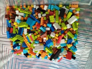 Bases y bloques construcción tipo Lego