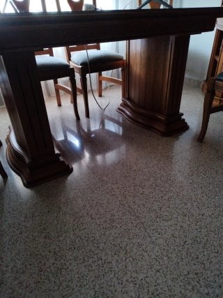 Mueble de salón + mesa y 6 Sillas de madera maciza