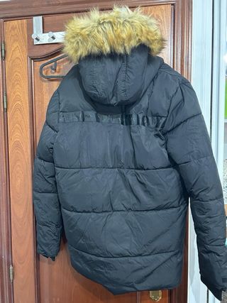 Chaquetón Supply & Demand Negro con Capucha