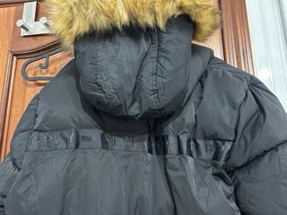 Chaquetón Supply & Demand Negro con Capucha