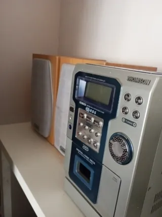 Mini cadena Thomson CD/Radio/Caset. El CD no va