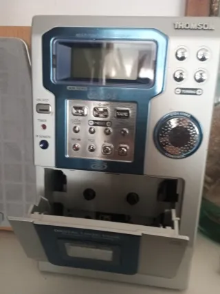 Mini cadena Thomson CD/Radio/Caset. El CD no va
