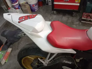 Yamaha R6 Roja y Blanca