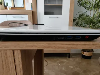 Portátil Sony Vaio SVF153A1YM Blanco