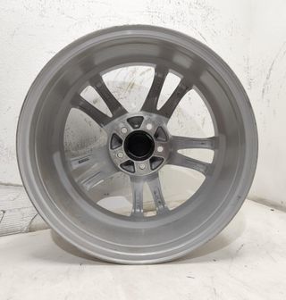 Juego Llanta de 17 pulgadas de Mercedes Vito 5X112