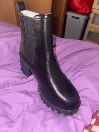 Botines negros tacón grueso T39/40 NUEVOS