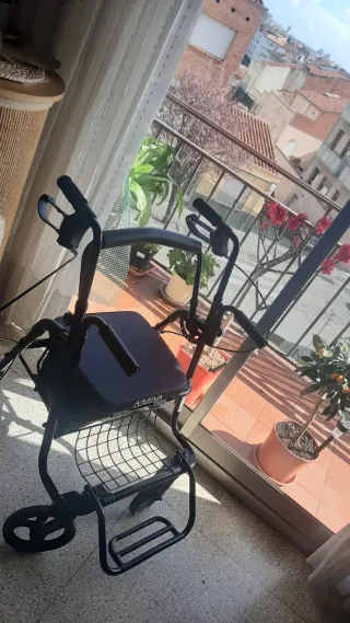 Andador silla ruedas con asiento plegable